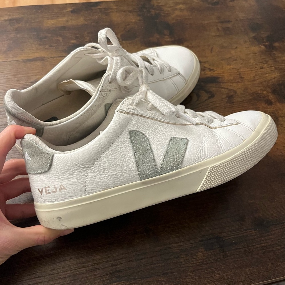 Veja Campo Sneakers matcha and white